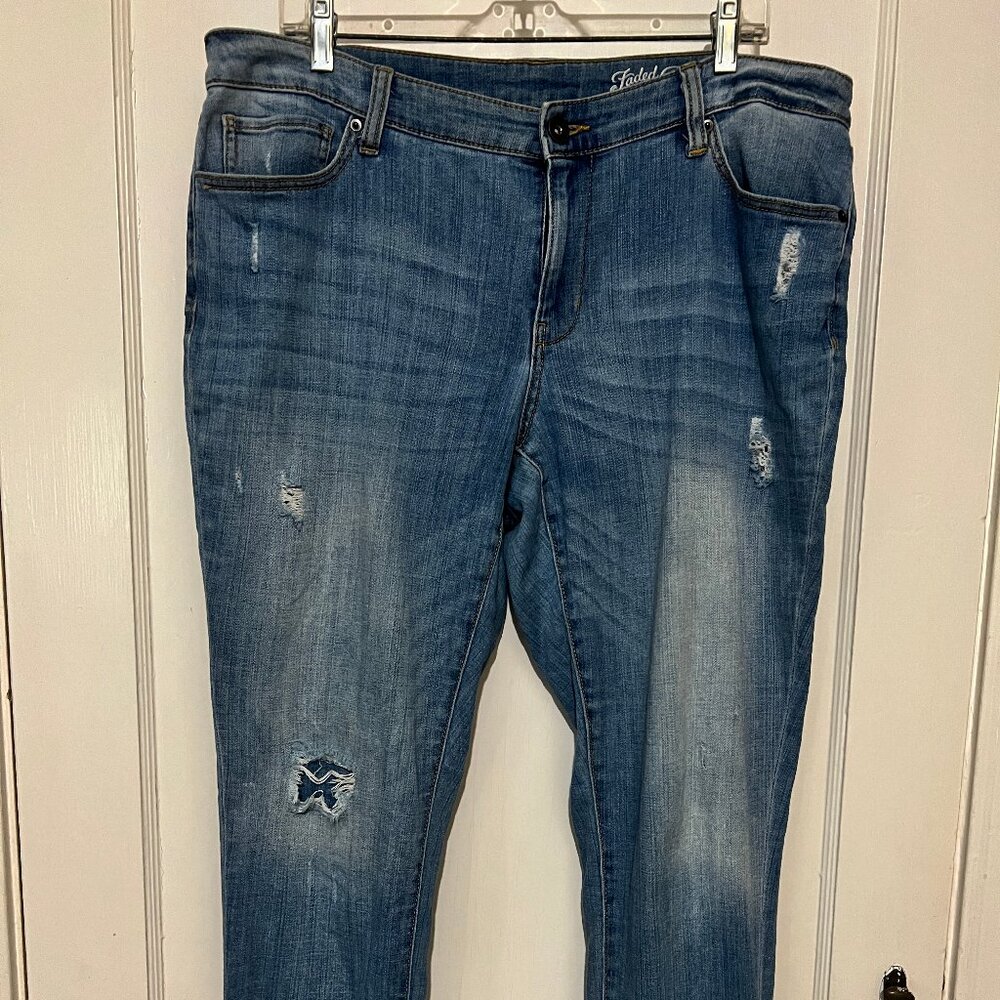Faded Glory Size 14 Boyfriend Tapered Cuffed Distressed Ankle Stretch Jeans